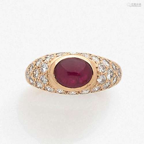 TRAVAIL FRANÇAIS ANNÉES 1980 BAGUE JONC RUBIS A gold, diamond and ruby ring, circa 1980.