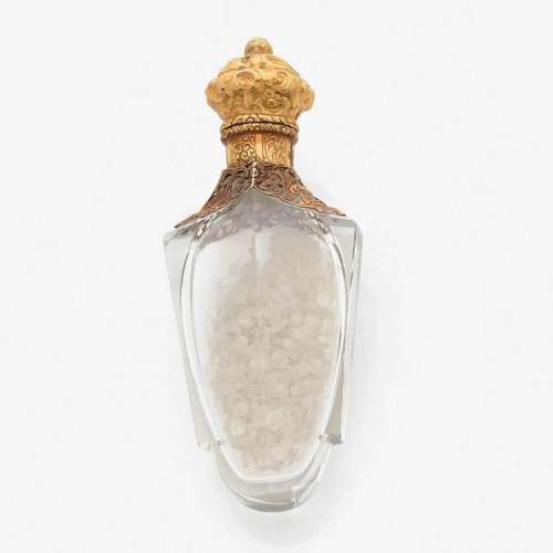 TRAVAIL FRANÇAIS ANNÉES 1840 FLACON à SEL A crystal and gold salt flask, circa 1840.