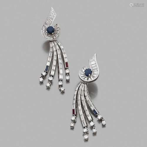 PAIRE DE PENDANTS D’OREILLES PAMPILLES A diamond, ruby, sapphire, gold and platinum pair of ear pendants.