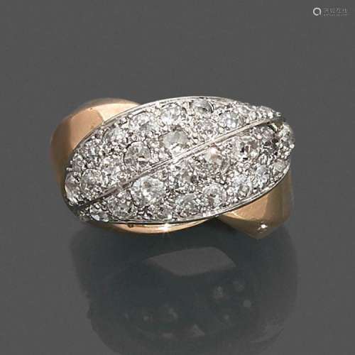 TRAVAIL FRANÇAIS ANNÉES 1935 IMPORTANT ANNEAU DIAMANTS A diamond, platinum and gold ring, circa 1935.
