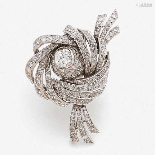 TRAVAIL FRANÇAIS ANNÉES 1935 BROCHE NœUD DE RUBAN A diamond and gold brooch, circa 1935.