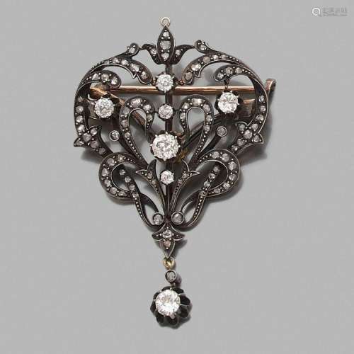 TRAVAIL FRANÇAIS ANNÉES 1880 BROCHE ORNEMENT DIAMANTS A diamond, silver and gold brooch, circa 1880.