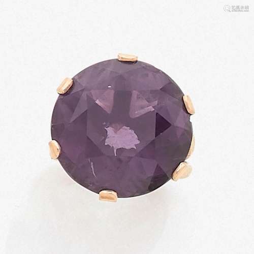 ANNÉES 1940 BAGUE AMéTHYSTE An amethyst and gold ring, circa 1940.