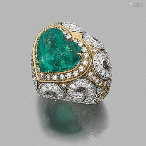 IMPORTANTE BAGUE éMERAUDE CŒUR A 18,31 carats emerald, diamond and gold ring.