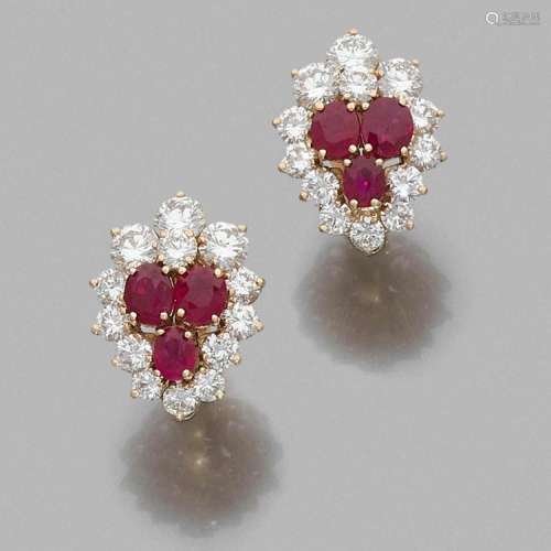 JACENTE IMPORTANTE PAIRE DE CLIPS D’OREILLES RUBIS A ruby, diamond and gold pair of ear clips by JACENTE.