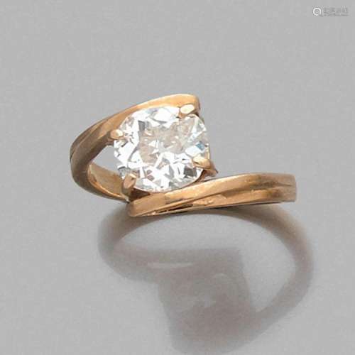 BAGUE DIAMANT SOLITAIRE A 1,96 carat diamond and gold ring.