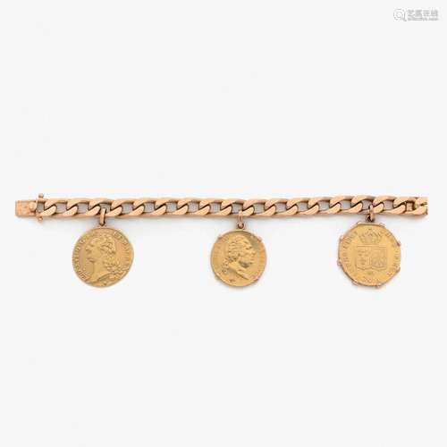 BRACELET BRELOQUES MONNAIES A gold coin bracelet.