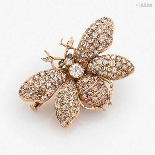 BROCHE ABEILLE A diamond, emerald and gold brooch.