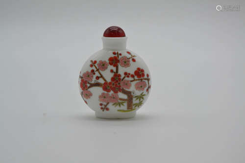 Chinese Enamel Snuff Bottle