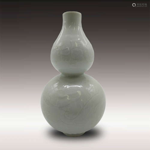 Chinese White Glaze Porcelain Gourd Vase