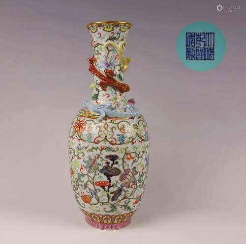 Chinese Famille Rose Porcelain Vase