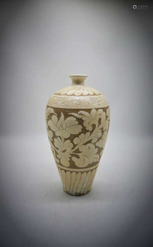 Chinese Ci Zhou WarePorcelain Floral Vase