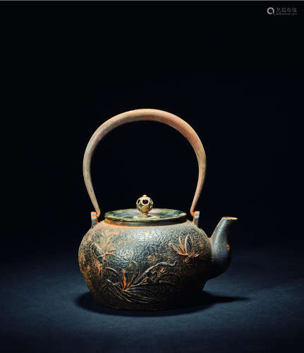清 兰花纹铁茶壶