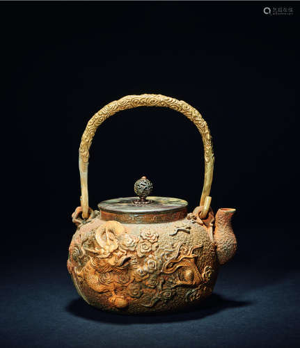 清 鎏金螭龙铁茶壶