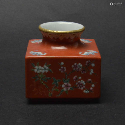 CHINESE CORAL RED GROUND FLORAL VASE