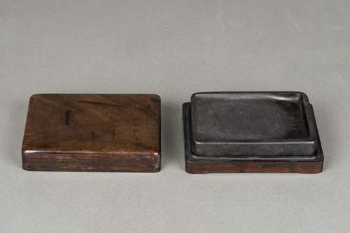 A RECTANGULAR INKSTONE, 19/ 20TH CENTURY