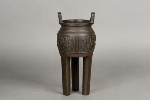 A BRONZE TRIPOT CENSER, 19TH CENTURY