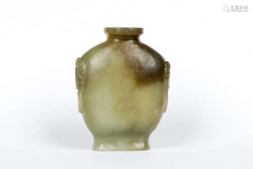 A YELLOW JADE SNUFF BOTTLE