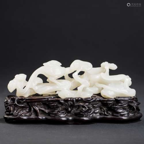 A WHITE JADE 'LINZHI' BRUSHREST