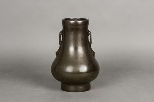 A TEADUST-GLAZED IMITATION BRONZE VASE, 19TH CENTURY