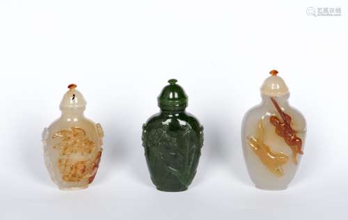 TWO AGATE AND ONE JADEITE CARVED SNUFF BOTTLES