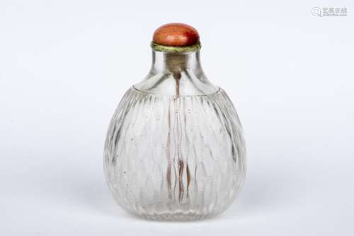 A CRYSTAL SNUFF BOTTLE