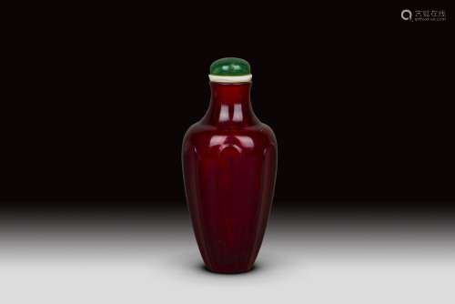 A RUBY-RED GLASS LOBED SNUFF BOTTLE, QING DYNASTY