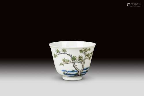 A BLUE AND WHITE AND WUCAI 'MONTH' CUP, QING DYNASTY, KANGXI PERIOD