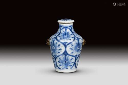 A BLUE AND WHITE  SNUFF BOTTLE, QING DYNASTY, YONGZHENG PERIOD