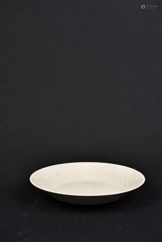 A WHITE YOU GLAZED PORCELAIN DISH