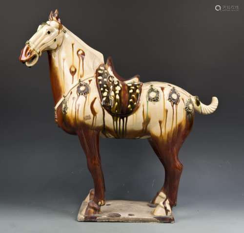TRICOLOR-GLAZED POTTERY HORSE