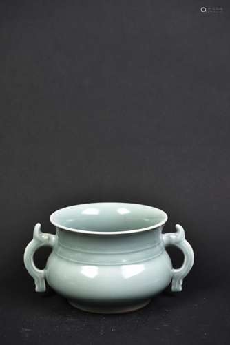 A CELADON PORCELAIN CENSER