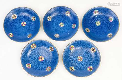 A SET OF FIVE BLUE GROUND FAMILLE-ROSE PORCELAIN PLATES