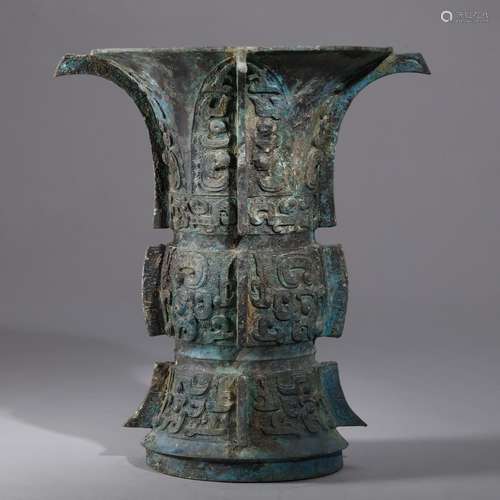 Chinese archaic bronze Vessels “ZUN