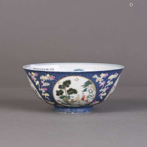 A CHINESE FAMILLE ROSE PORCELAIN BOWL