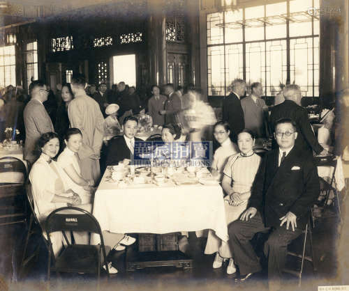 1936年 王开照相馆 宴会上的吴铁城与张群