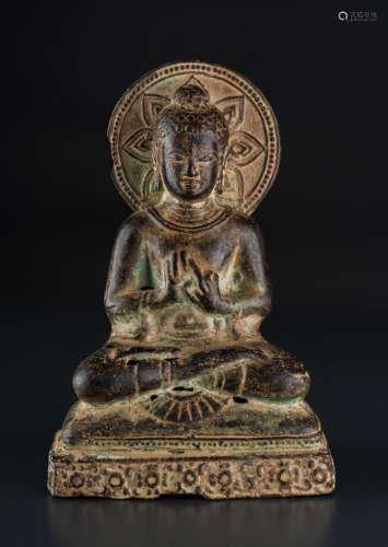 South-Est Asian Art A bronze seated buddha 20th century