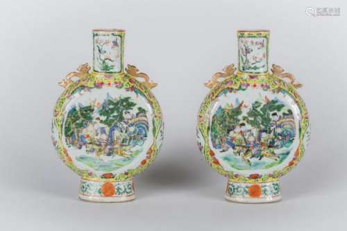 Chinese Art Pair of polychrome porcelain moonflasks China, Qing dynasty, 19th century