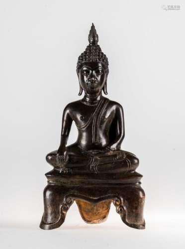 South-Est Asian Art A bronze figure of seated Buddha Laos, 17th century