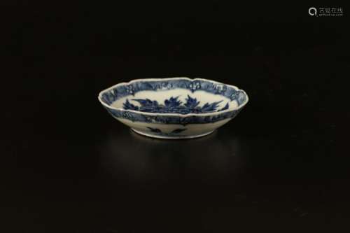 Chinese Art A blue and white porcelain dish with lobed rim and spurious Chenghua mark at the base China, Qing dynasty