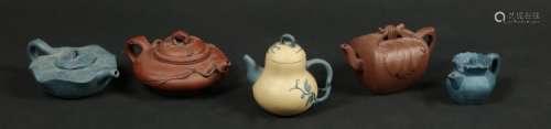 Chinese Art A lot composed of five Yixing teapots China, 19th century