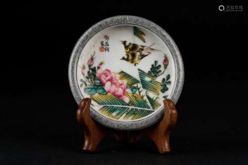 Chinese Art A small porcelain dish painted with birds and flowers and bearing a sealed inscription China, Republic period