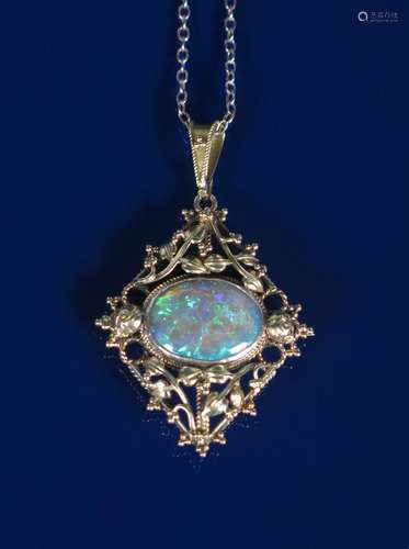 A fine Artificers Guild gold  pendant necklace by Edward Spencer