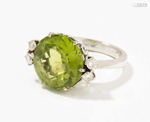 Peridot-Brillant-Ring