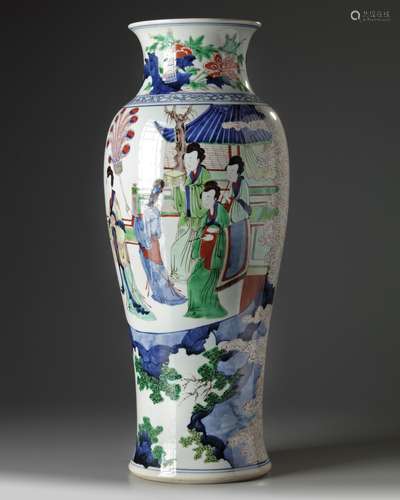 A large Chinese wucai slender vase, guanyinzun