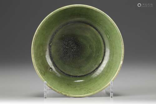 A Chinese green lead-glazed bowl