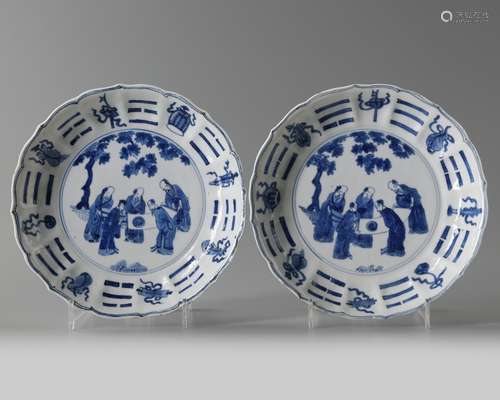 A pair of Chinese blue and white scholars foliate dishes