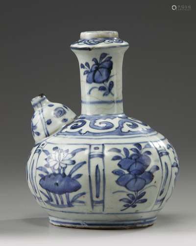 A Chinese blue and white 'Kraak porcelain' kendi