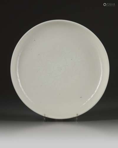 A Chinese Dehua white-glazed incised dish