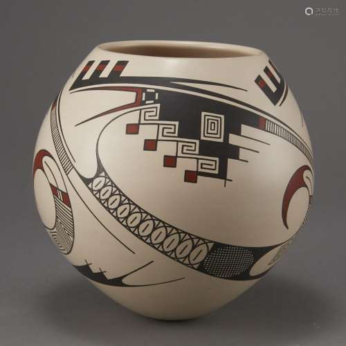 Casas Grandes Mata Ortiz Pottery by Juan Quezada
